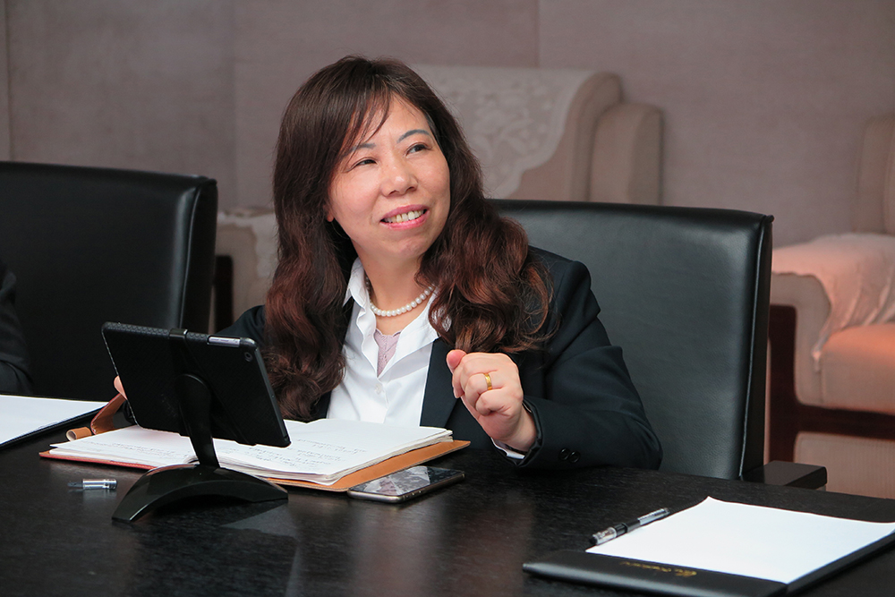 Chen Fengju（Director & Deputy general manager）